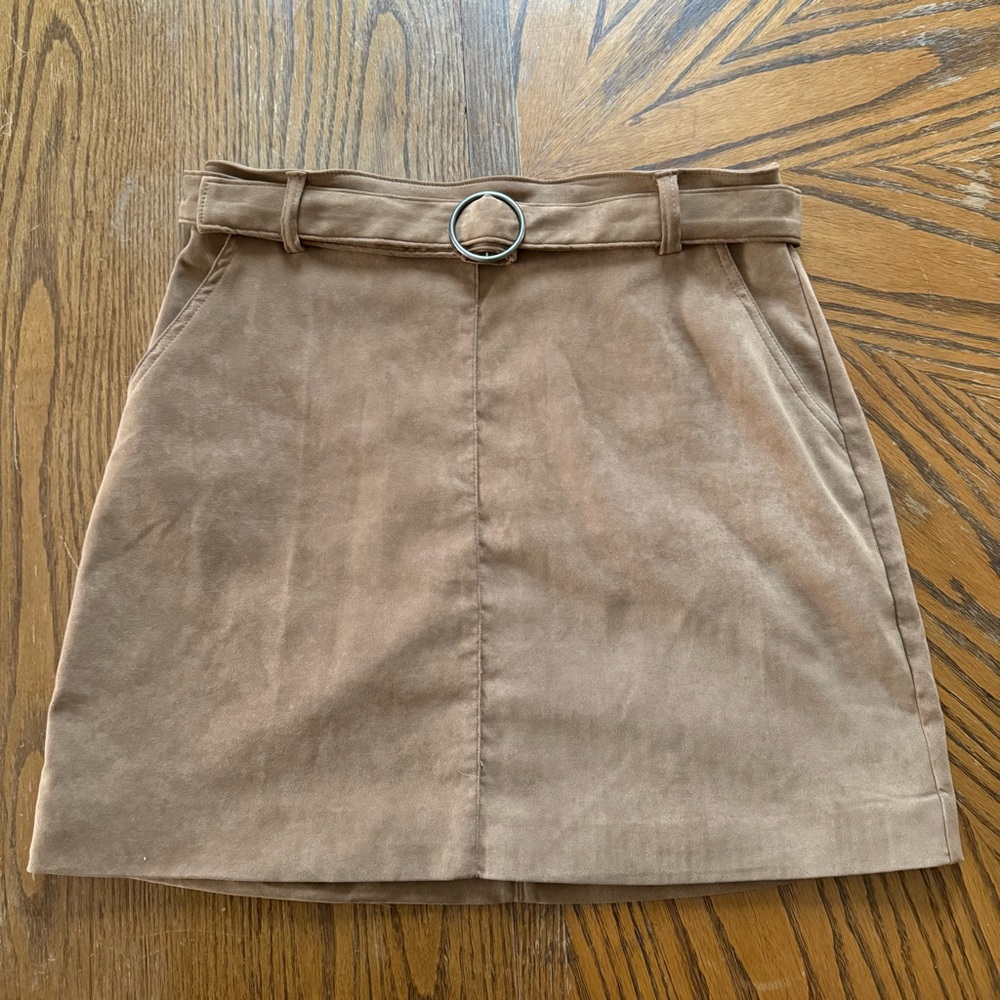 Hollister Ultra High Rise Camel Belted Faux Suede Mini Skirt Size Medium Lined